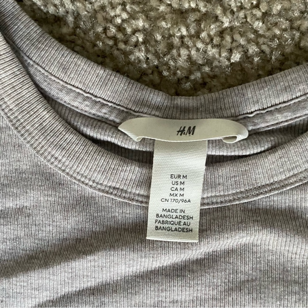 H&M Light Heathered Ribbed Tee - Picture 3 of 3